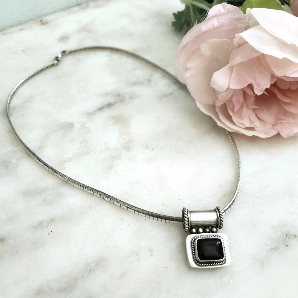 Vintage Omega Chain Necklace Onyx Cushion Stone Pendant‎ 18